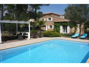 Bastide en pierres à 30min des plages