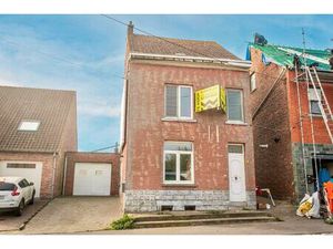 Ruime  te renoveren woning met 3 slpk en garage