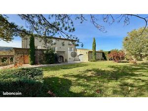 Maison 7 pièces 217 m²