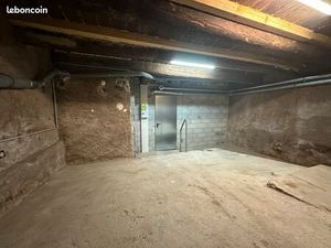 Atelier/espace de stockage/Local surface 45 m²