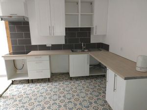 Maison de ville lumineuse et rénovée  5 chambres + bureau  proche écoles  parc  gare  cent