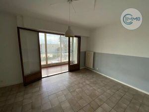 Location Appartement 1 pièce 21m² ST LAURENT DU VAR 06700