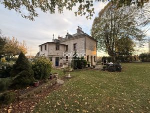 Maison de caractère  6 chambres et double garage
