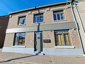 Instapklaar ruim duplex appartement te Rekem