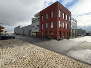 Instapklare Kantoooruimte 491 m² nabij R4 te huur