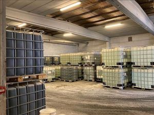 Magazijn B : 1.933m² + 2 luifels en kantoor