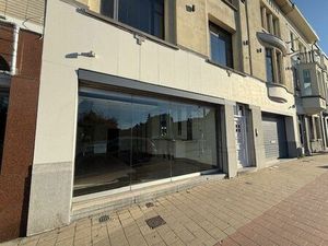 Ruim handelspand met kelder te huur op topligging nabij E17 en R4