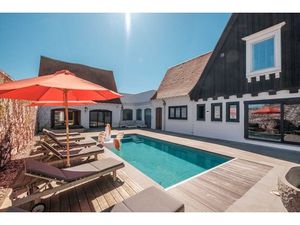 Commercieel te koop in Deerlijk met 8 slaapkamers