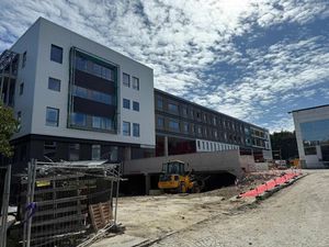 Location locaux professionnels 7972 m² à Bobigny (93000)  106 293 €