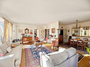 Appartement Type 4 130 m2 de standing avec ascenseur et garage au pied du château et...