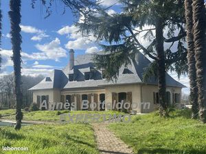 Maison 8 pièces 210 m²