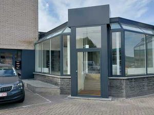 Espace de bureaux à 100m de l'aéroport avec parking