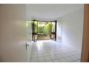 STUDIO AVEC JARDIN À LOUER À FONTENAY LE FLEURY