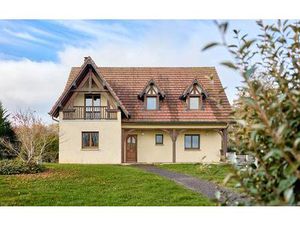Maison familiale avec piscine à Charnay