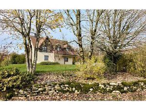 Maison familiale avec piscine à Charnay