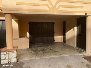 Grand garage 23m2 - centre de Cagnes sur Mer