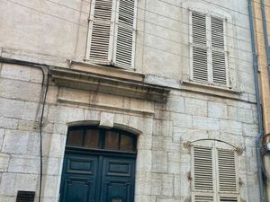 Loue studio centre St Maximin