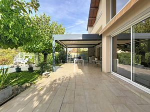 Maison d'architecte - 200 m2 - Terrain 1354 m2 - 20 min de D