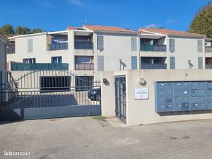 Beau T2 meublé  rénové et lumineux dans résidence sécurisée avec ascenseur  wifi  terrasse