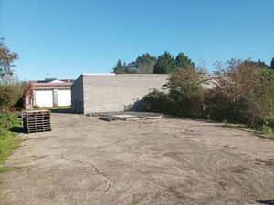 Terrain 550m² bétonné à louer