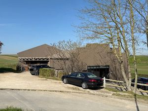 Vente locaux professionnels à Houdan (78550)  577 500 €