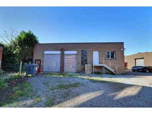 Ensemble de +/- 770 m² de surface de stockage avec atelier d