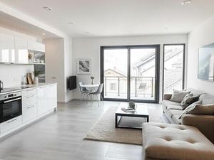 Entre lac et montagnes : un cocon avec balcon au cœur d’Embrun