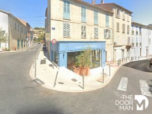 Locaux commerciaux 83400