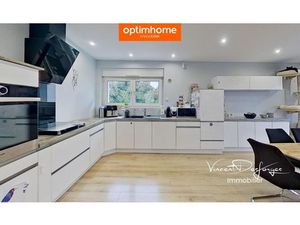 Maison individuelle rénovée avec 3 chambres et double garage à Talange