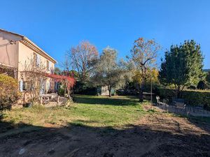 Salernes  charmant bastidon de 58 m² sur 511 m² de terrain.