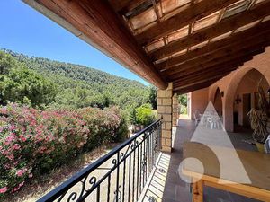 Villa de 196 m² sur 6.180 m² de terrain avec appartement indépendant et garage