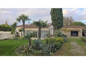 Vente maison 8 pièces 184 m² Les Gonds (17100)