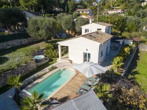 Maison de luxe de 6 pièces en vente à Le Rouret  Provence-Alpes-Côte d'Azur