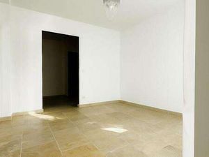 Vente Bureaux et commerces à Saint-Martin-de-Crau (13310) : à vendre / 35m² Saint-Martin-d