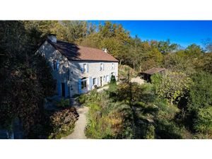 Vente maison 8 pièces 219 m² à Puy-l'Evêque (46700)  393 750 €