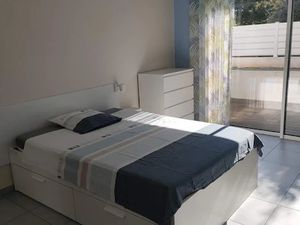 Location meublée appartement 1 pièce 35 m² à Telgruc-sur-Mer (29560)  575 €