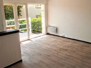 Location maison 4 pièces 74 m² à Vinon-sur-Verdon (83560)  825 €