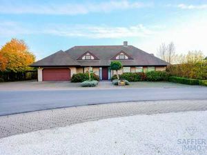 Ruim gebouw in amabachtzone met uitbreidingsmogelijkheden