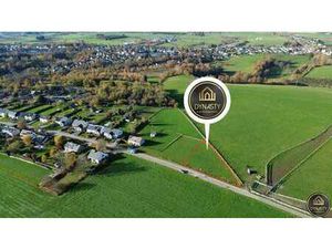 Terrain à bâtir en fin de rue avec vue panoramique