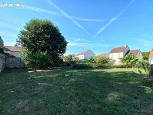 Terrain de 513 m² situé à VENEUX LES SABLONS