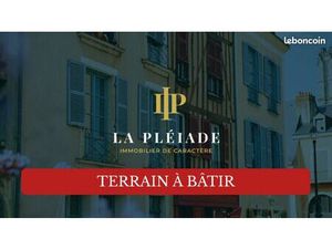 Terrain d'exception au cœur du bourg de Rouillon