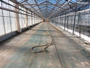 Emplacement camping car  bateaux  matériel agricole  garde meuble