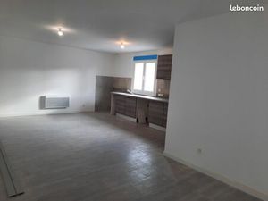 TRÈS JOLIE MAISON moderne en R+1 de 100 M² PAS DE JARDIN (terrasse / parking de 40 m²)