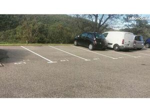 Place PARKING Hauts des ISSAMBRES