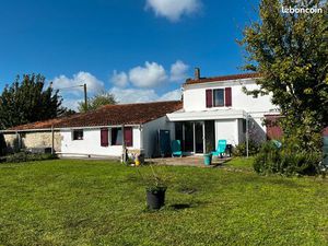 Maison familiale rénovée 6 pièces + Véranda + Chai + Terrain constructible – Thairé –