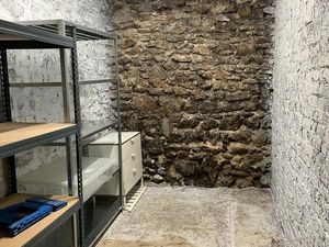 Cave très bon état à louer Place de clichy