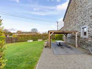 Maison spacieuse à vendre avec jardin