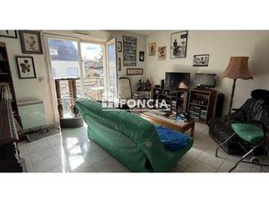 APPARTEMENT 3 PIECES AVEC BALCON ET DEUX PARKINGS