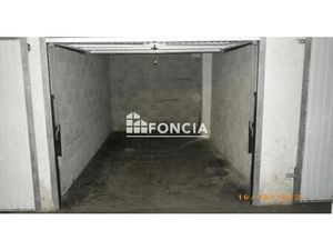 Lot de 3 garages fermés en sous-sol  dans une résidence sécurisée. Idéal investissement ou