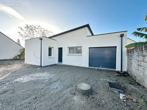 Soucelles : Maison Plain-Pied T5 - 91m2 - Parcelle : 323m2 - 311.000